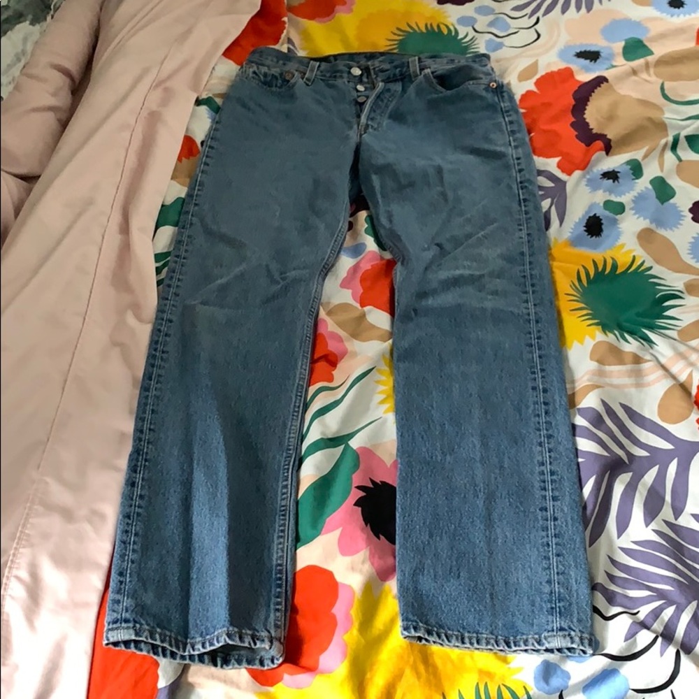 Vintage Levi’s jeans high rise USA 90s button fly
